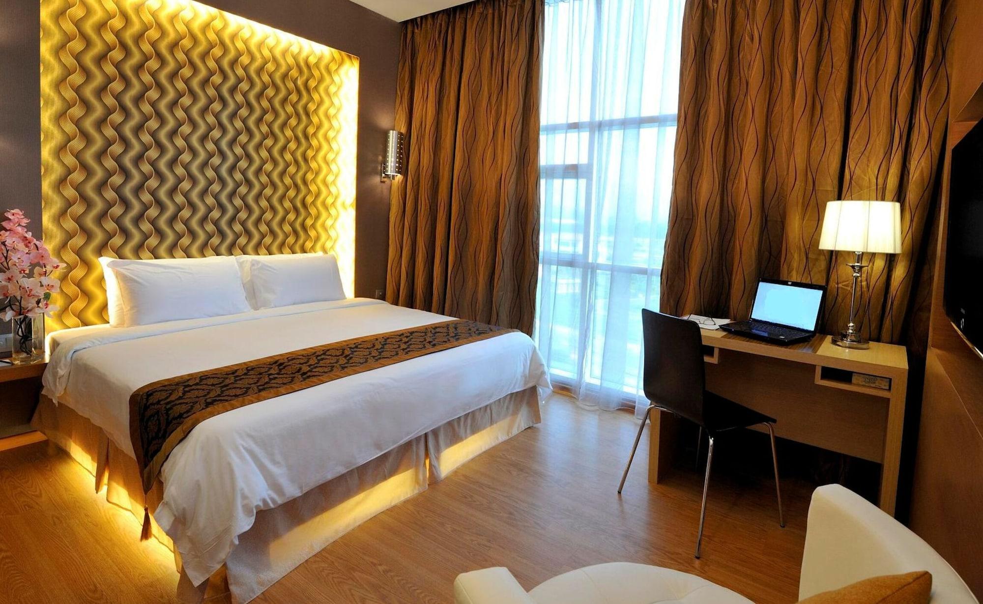 Courtyard Hotel 1Borneo Kota Kinabalu Esterno foto