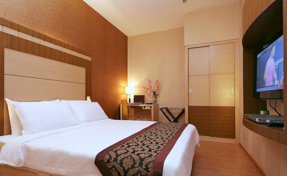 Courtyard Hotel 1Borneo Kota Kinabalu Esterno foto