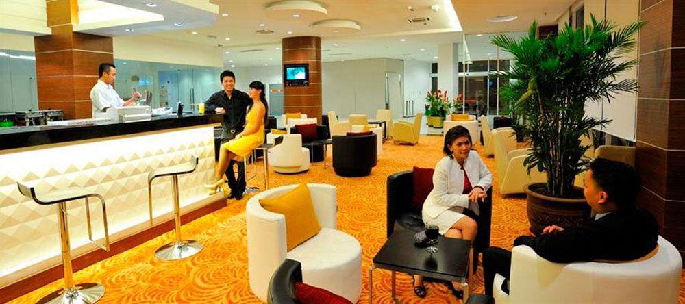 Courtyard Hotel 1Borneo Kota Kinabalu Esterno foto